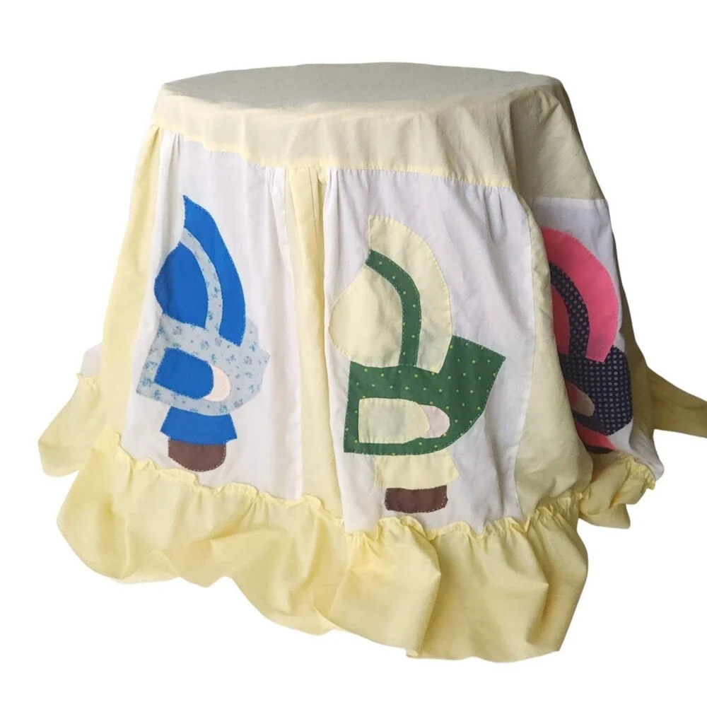 Vintage Sunbonnet Sue Tablecloth Patchwork Applique Ruffle Round Accent Cover